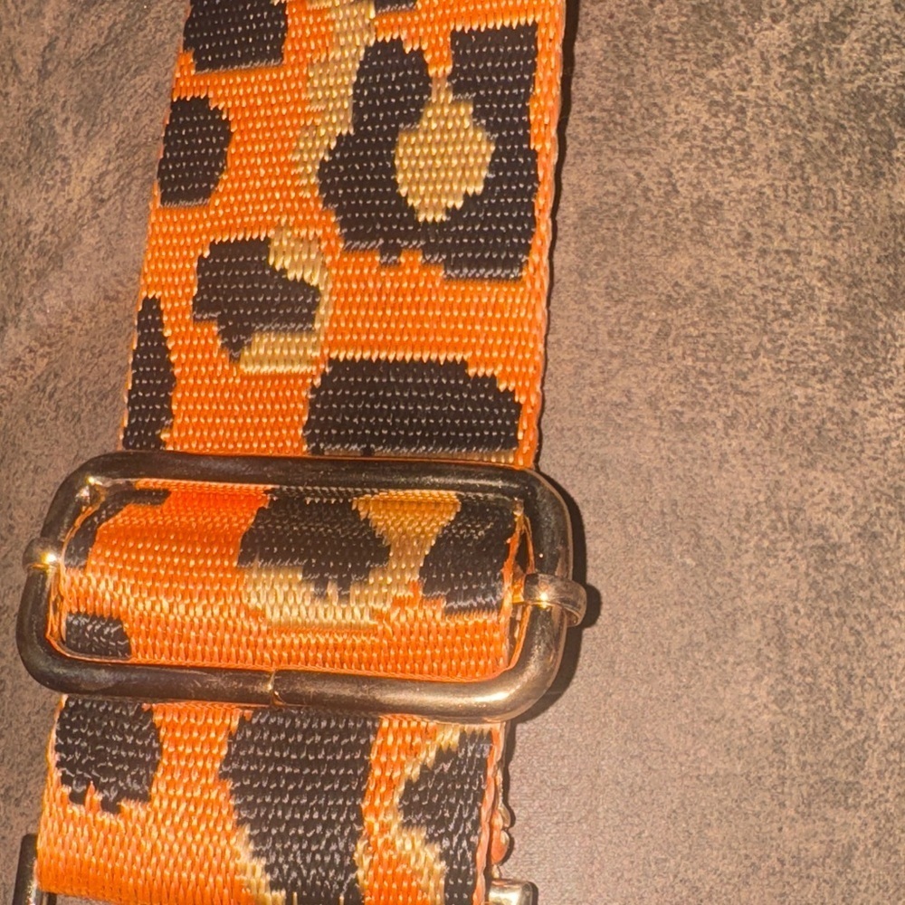 Leopard Print Adjustable Strap - Picture 3 of 4